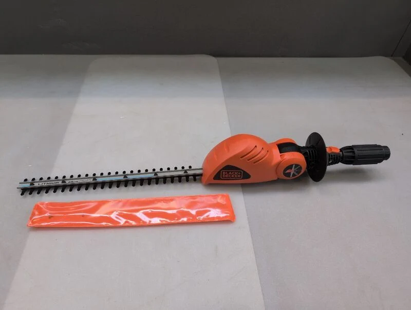B-Ware Black & Decker Akku Heckenschere 18V Li-Ion 430mm Akku Schere Gartenwerkzeug