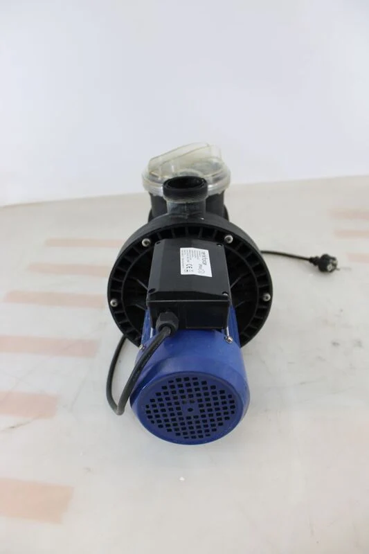 C-Ware Renkforce Poolpumpe 23000l/h 16m Heizkörper Handtuchheizkörper 1200W IPX4 11kg